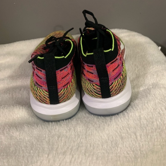 Nike Air Zoom Fearless FK LUX 922872-006 Multicolor Women's Athletic Shoes 8 - Picture 5 of 9